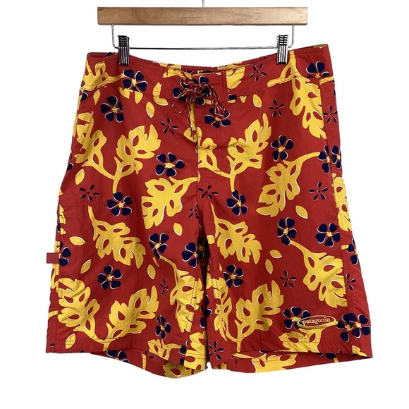 Patagonia Mens Swimming Trunks Size 36 Surf Shorts Red-orange‎ Yellow Blue - Picture 1 of 8